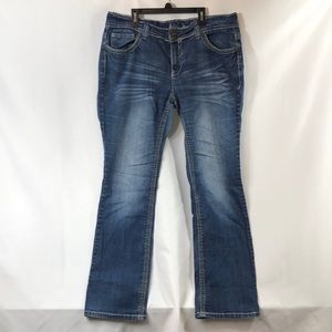 Ariya Women’s Jeans, Boot Cut, Size 16, EUC